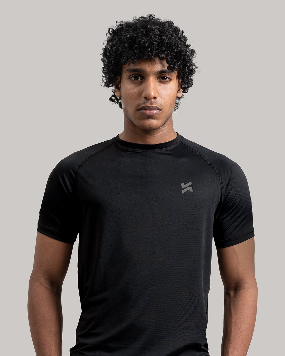 Performance raglan T-shirt for men in black by KYRIX