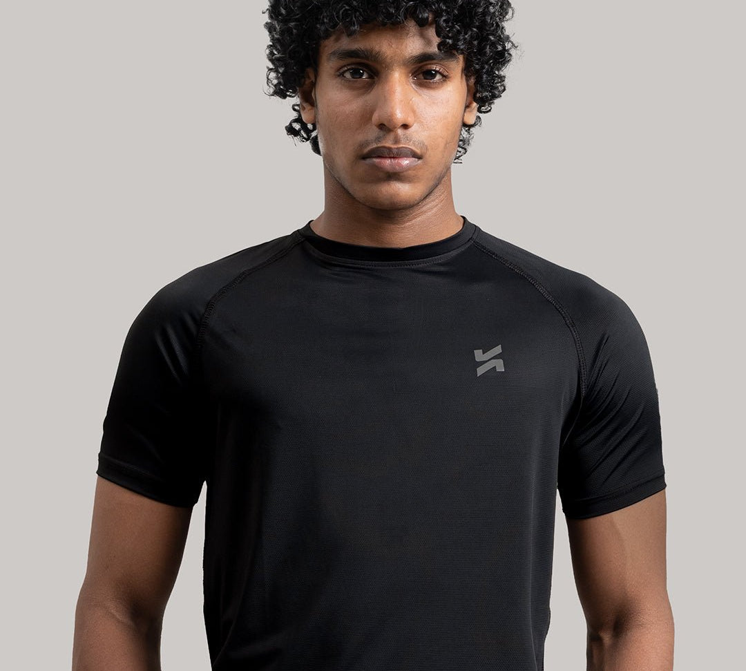 Performance raglan T-shirt for men in black by KYRIX